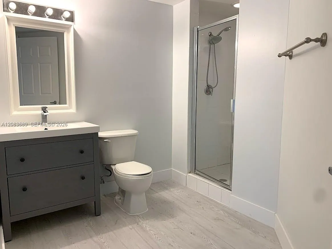The Minorca Condo — Photo 4