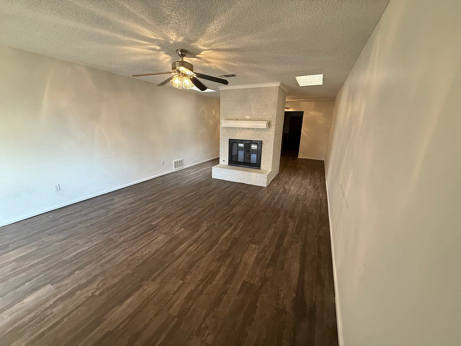 3 bed, 1443 sqft, $1,300 — Photo 4