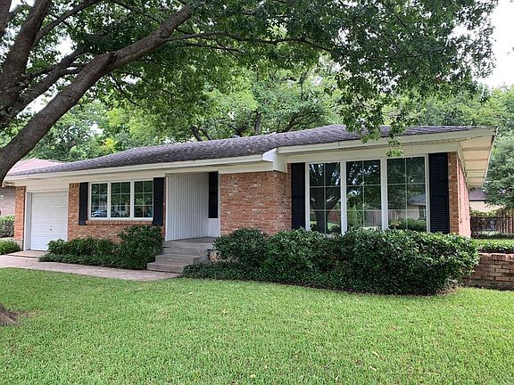 3rd image of 8928 Larchwood Dr