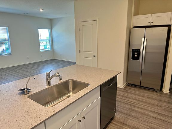 4th image of 530 Foothill Cove Ln