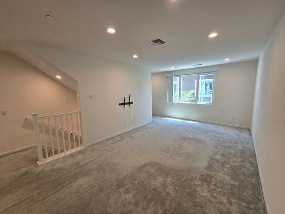 4th image of 5577 Apex Dr