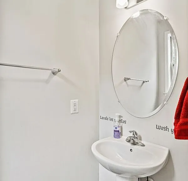 8227 Hollow Ct — Photo 28