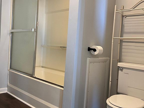 3rd image of 94 E York St #6