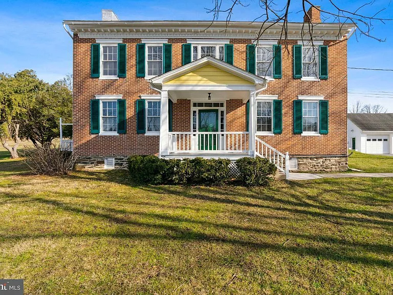 15615 Falls Rd — Photo 1