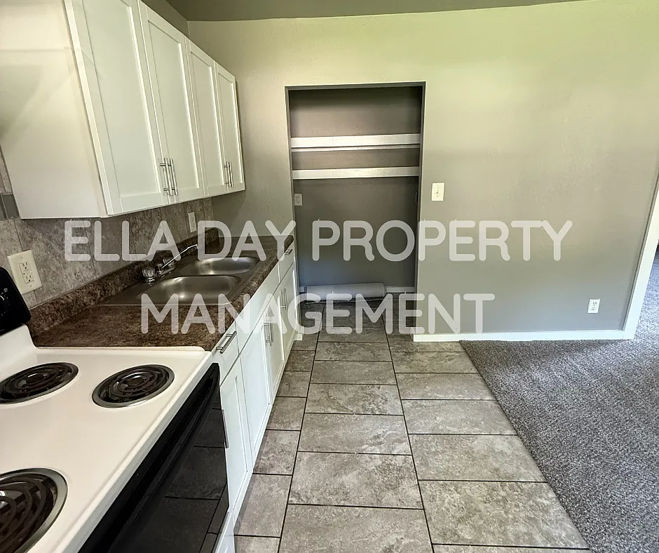 836 S Terrace Dr — Photo 3