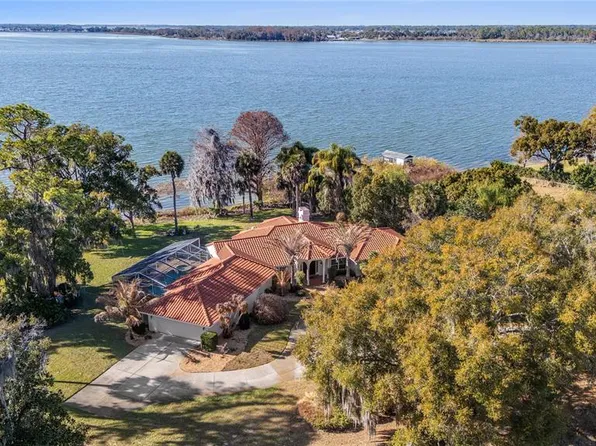 6136 Dora Dr, Mount Dora, FL 32757