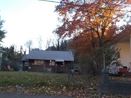 5th image of 265 Scott Ave