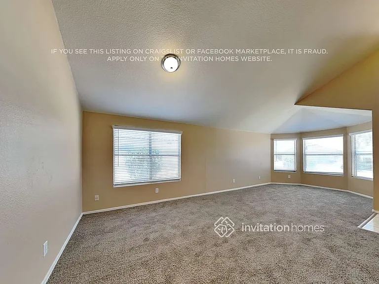 9832 E Olla Ave — Photo 5