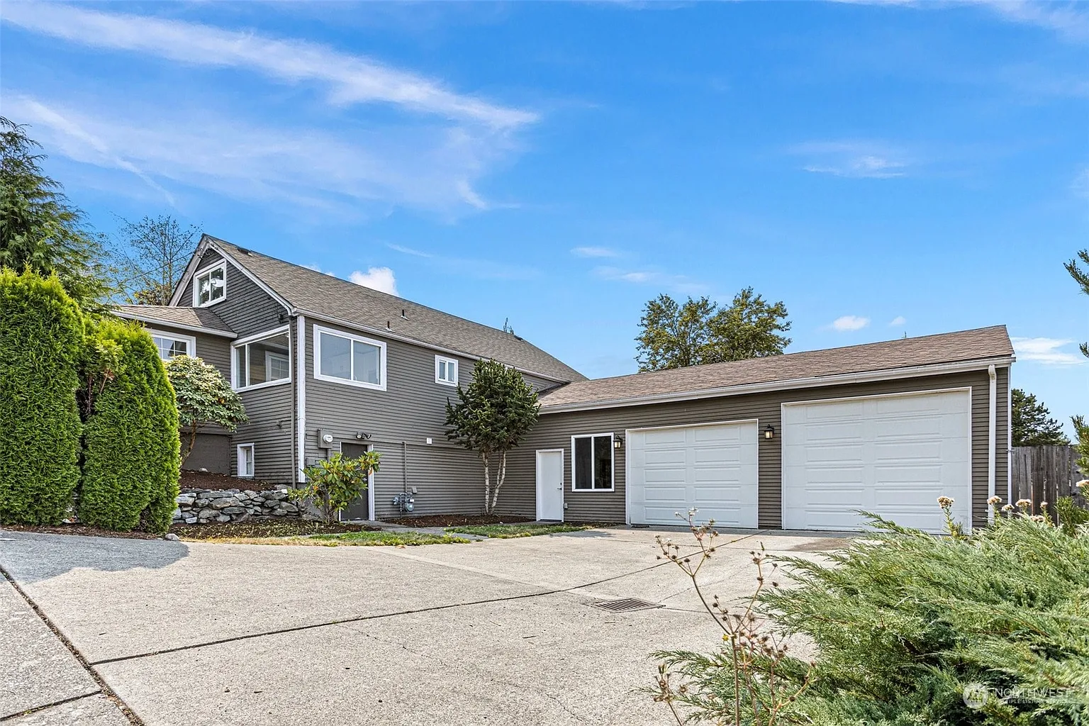1117 N Waugh Road photo 1