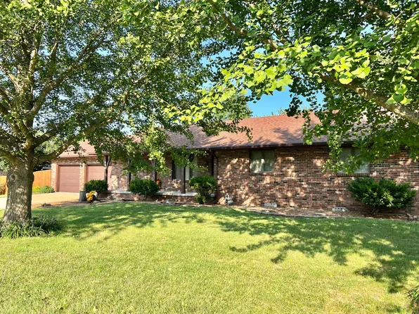 904 Terrace Drive, Aurora, MO 65605