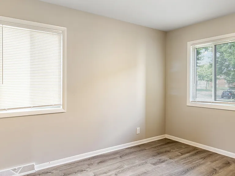 4222 S 51st St #7 — Photo 9