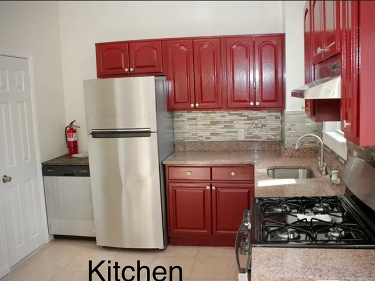 289 Claremont Ave — Photo 4