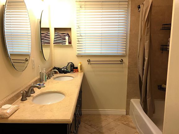 4th image of 421 E Leadora Ave