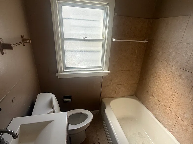 2207 Green Rd — Photo 8