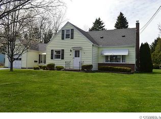 33 Carolin Dr, Brockport, NY 14420