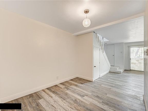 4th image of 646 Rolling Green Dr