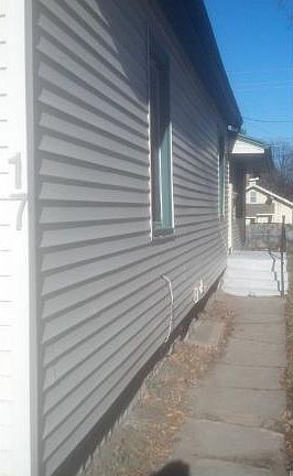 3rd image of 17 Jessamine Ave E