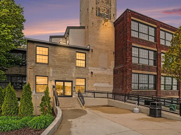 533 Columbia Ave APT 6, Holland, MI 49423