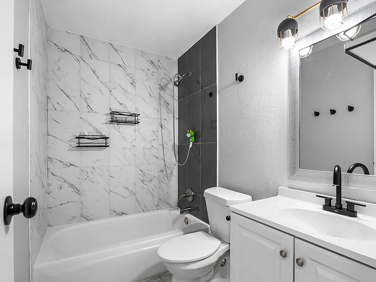 1050 S Monaco Pkwy #145 — Photo 20