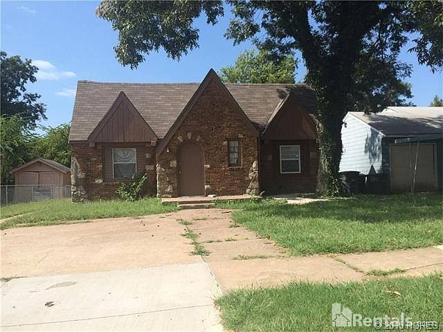1st image of 120 N Columbia Pl