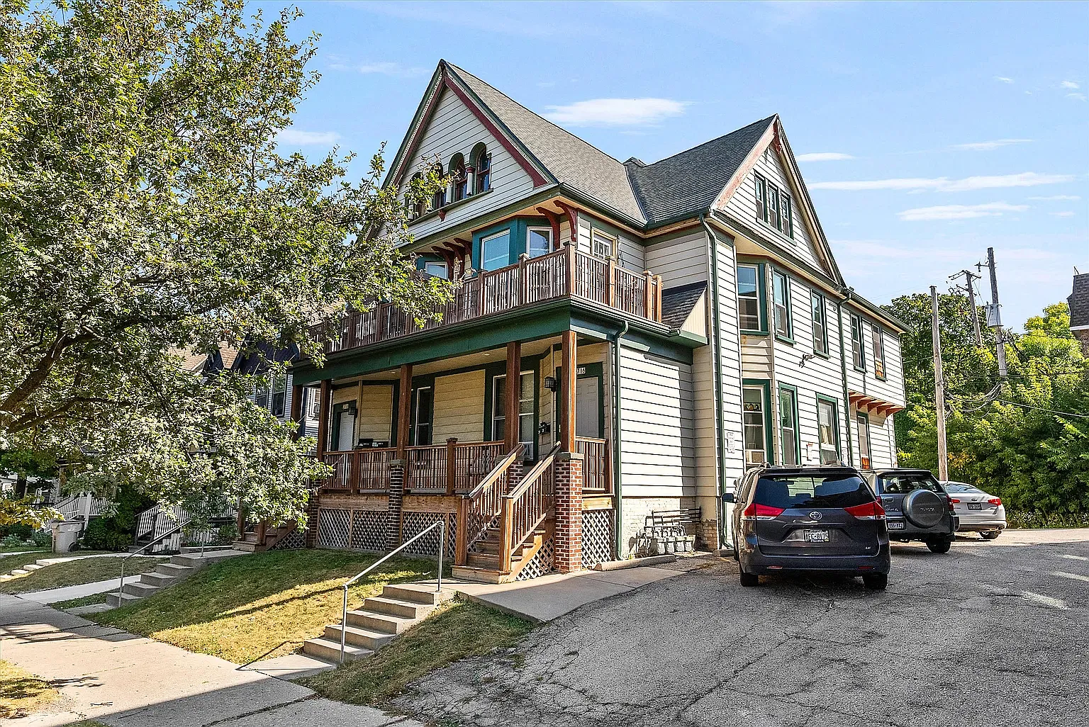 2718 N Murray Ave — Photo 1