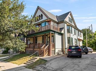 2718 N Murray Ave, Milwaukee, WI 53211