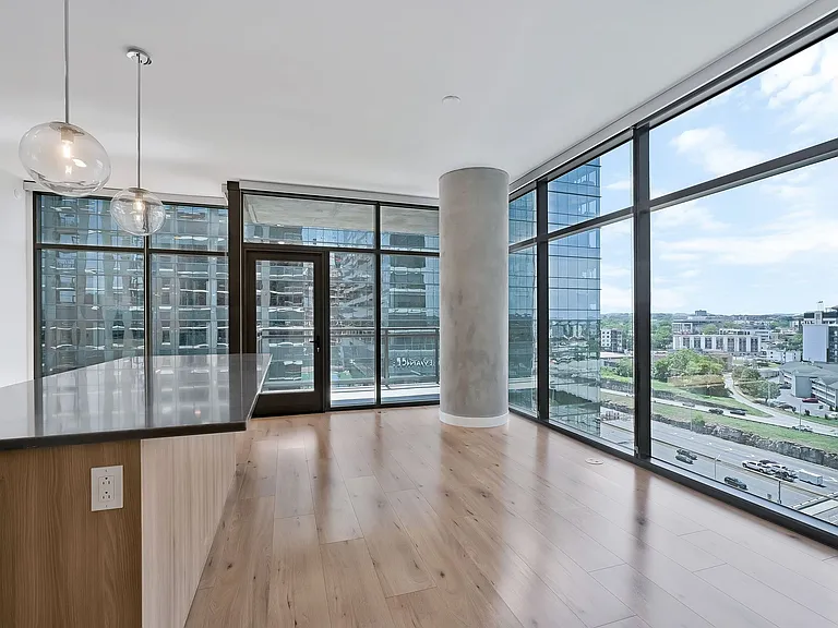 1212 Demonbreun St #1002 — Photo 53
