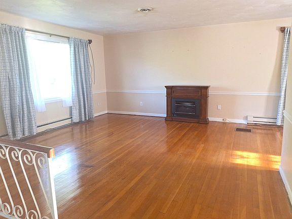 4th image of 328 Crile Ln
