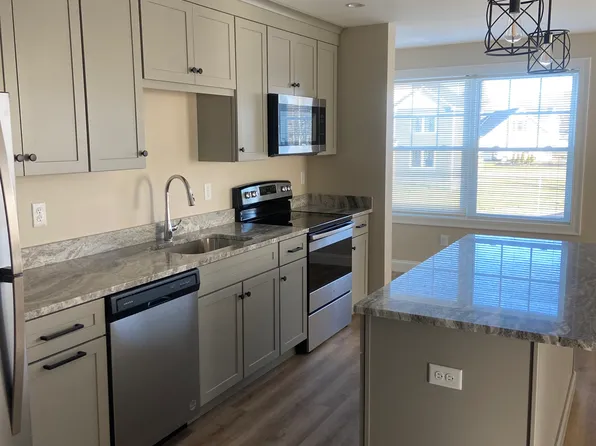 121 Elmaple Dr, Westbrook, ME 04092