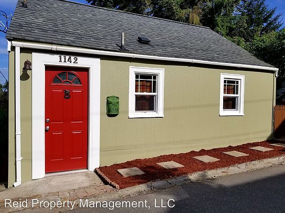 2nd image of 1142 Ford Ave