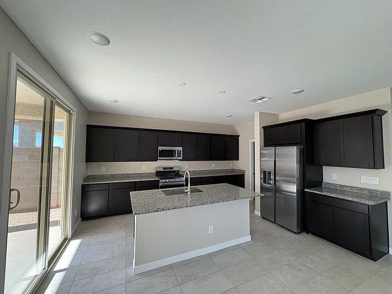 3354 S 180th Ln — Photo 32