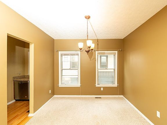 3rd image of 461 Averill Ave