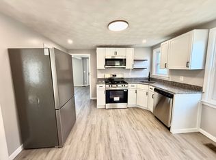 9 Rock St #1, Bristol, RI 02809