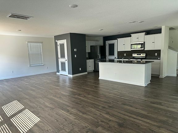 5th image of 324 Everleigh Cir
