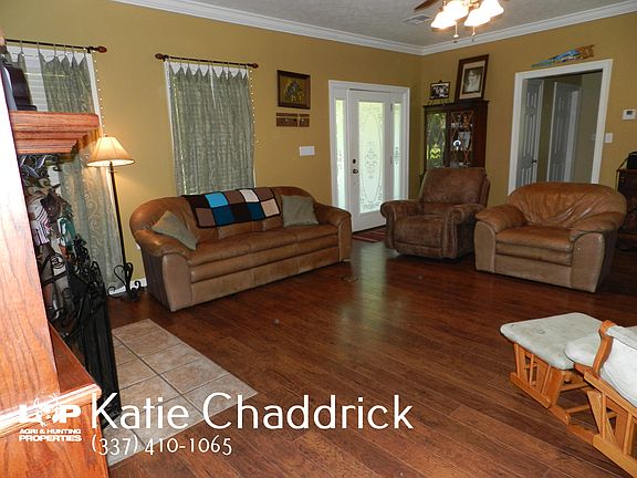 3rd image of 1114 Hawkins Ln