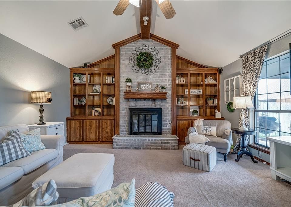 1st image of 2513 Redwood Ln