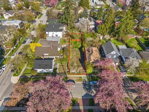 4424 Sophia St, Vancouver, BC V5V 3V9