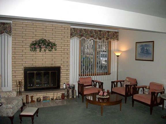 4th image of 156 Oakwood Dr