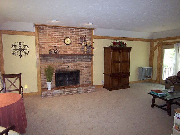 Family Room w/FP
