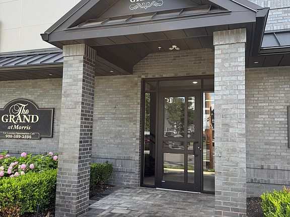 5th image of 352 Union Ave #210
