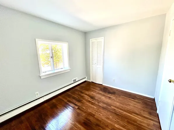 19 Oakdale Road image 23 of 33