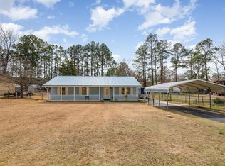 44 Longview Pl, Spring Lake, NC 28390