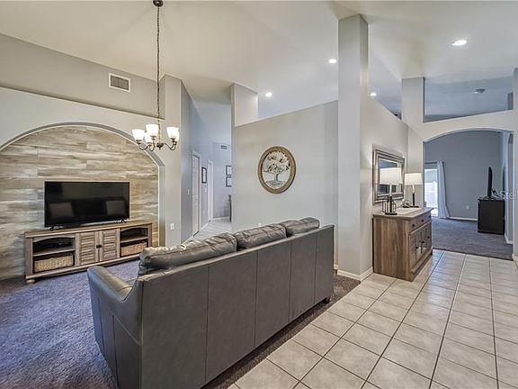5th image of 3712 Treeline Dr