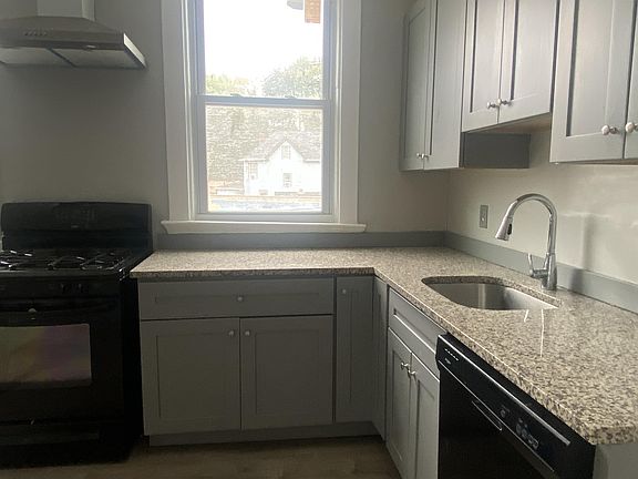 3rd image of 338 Center Ave #3