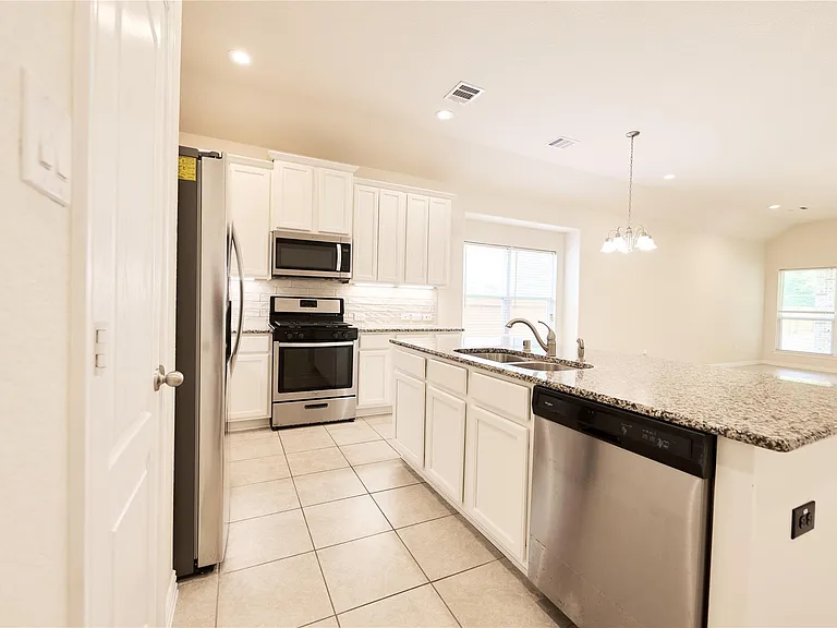 604 Linnwood Dr W — Photo 19