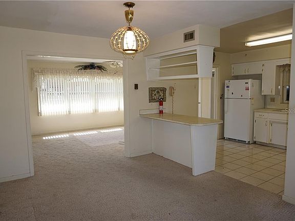 4th image of 1227 Evergreen Dr