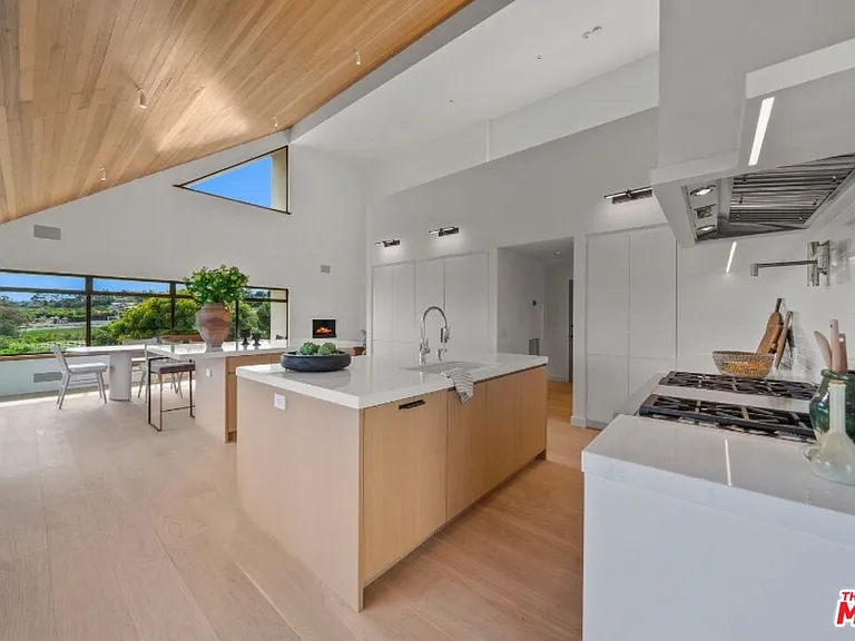 27553 Pacific Coast Hwy — Photo 4