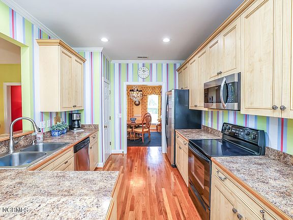 4th image of 5821 Bentley Gardens Ln