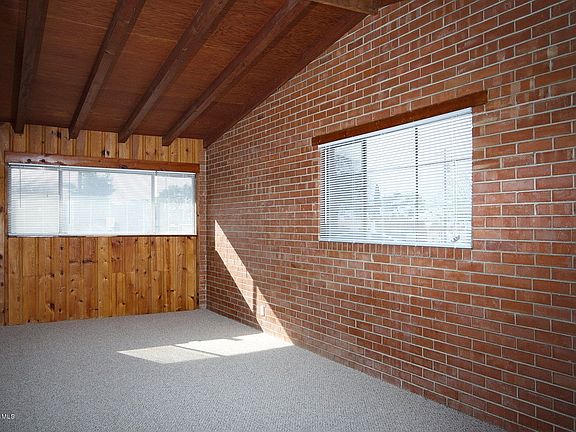 3rd image of 2122 N Margaret Ave