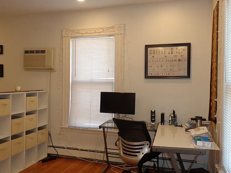 17 Centre St #2R — Photo 6